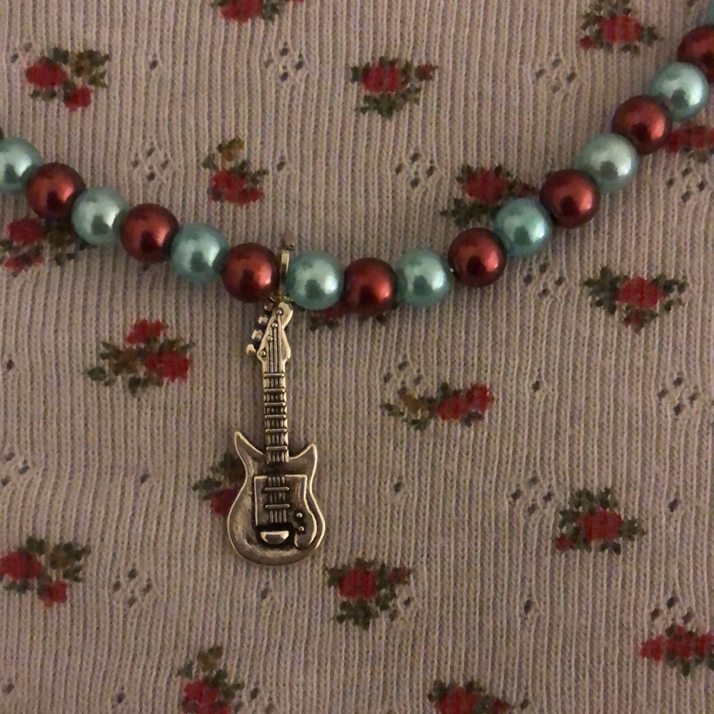 Handmade necklace - Picture 2 of 3